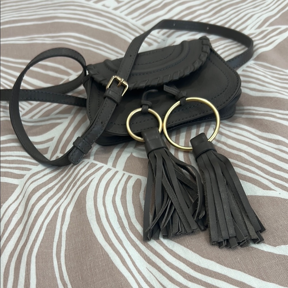 See By Chloe Gray Crossbody Bag with Scalloped Flap - Picture 3 of 8